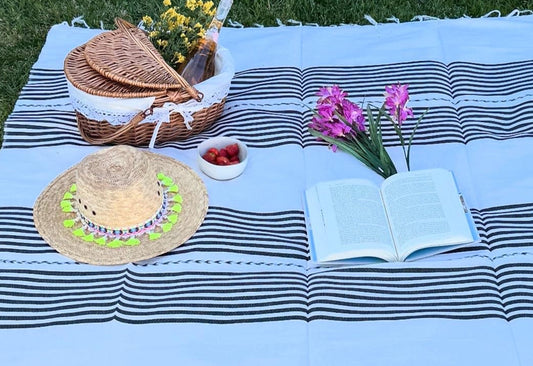 Handwoven Mexican Throw Blanket | Black/White