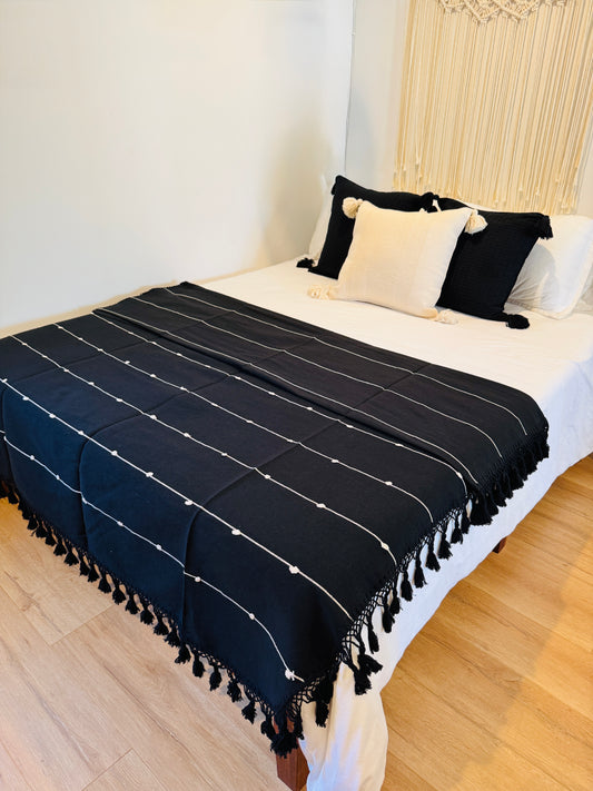 100% Cotton Woven Quilt | Black,Cream     Twin