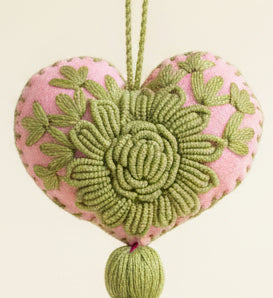 Two toned heart pompom / Pink, Olive