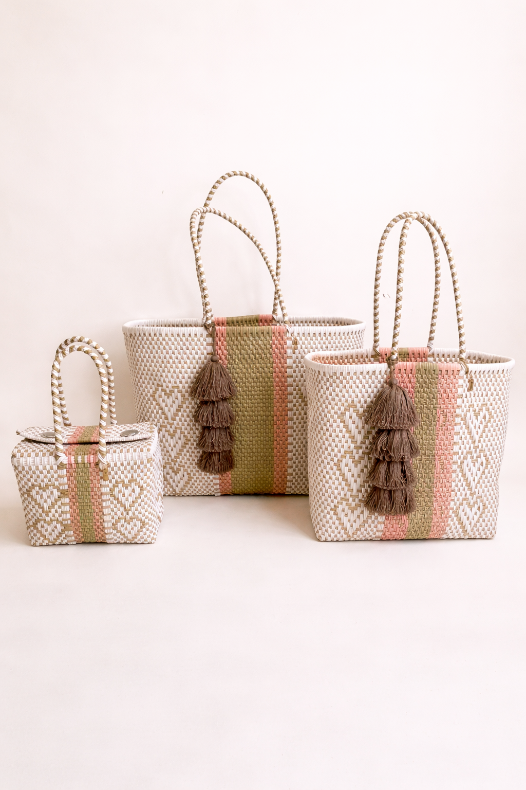 Playa Grande Tote  | Peach Sand Hearts