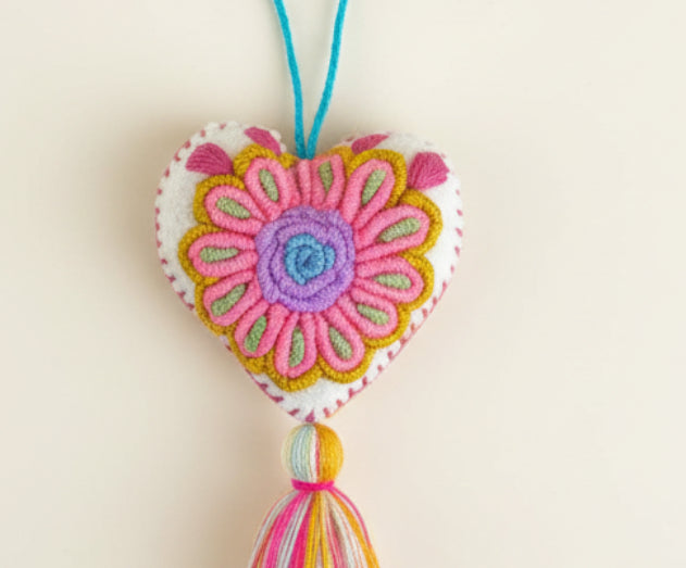 Heart Embroidered Pompom / White Confetti