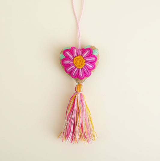 Heart pompom / Tan Confetti