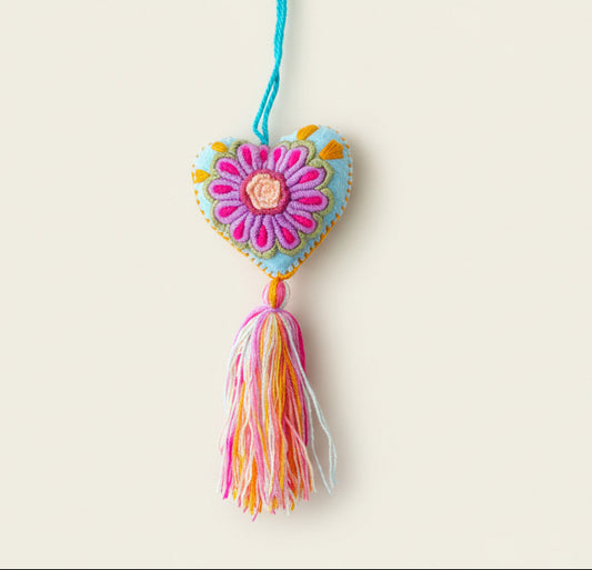 Heart pompom / Teal Confetti