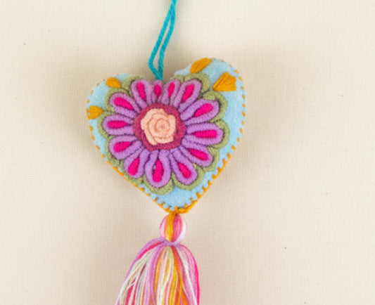 Heart pompom / Teal Confetti