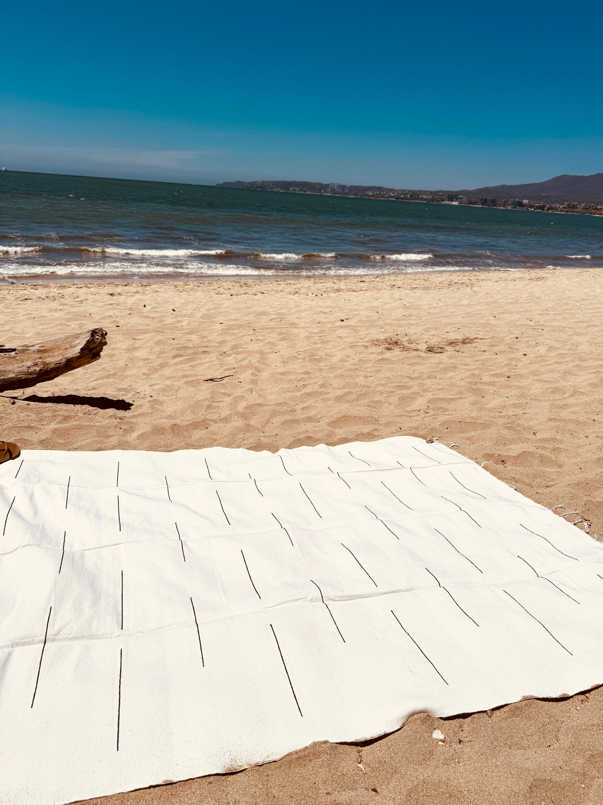 Handwoven Cotton Mexican Throw | White & Black