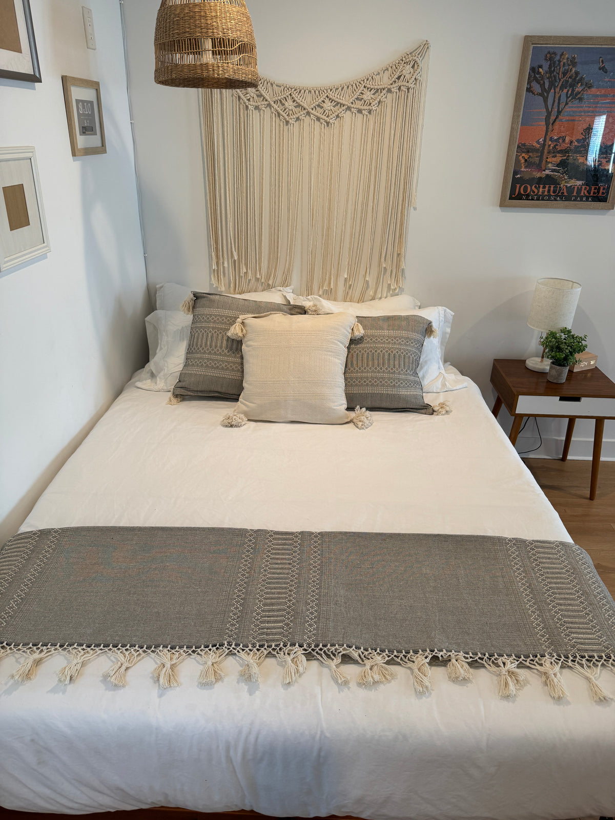 Mexican Handwoven Cotton Quilt | Silver & Ivory    Twin