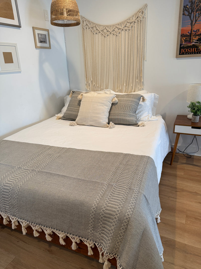 Mexican Handwoven Cotton Quilt | Silver & Ivory    Twin