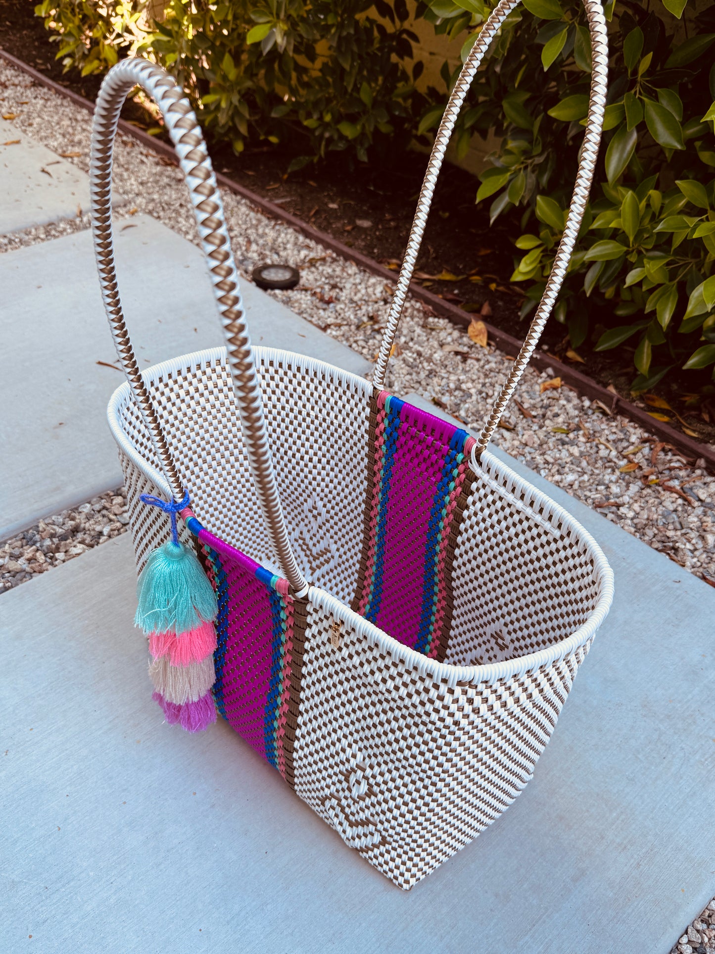 Playa Grande Tote  | Rainbow Road Hearts