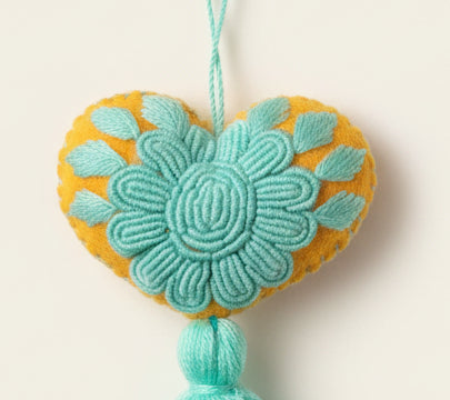 Two toned heart pompom / Gold, Teal