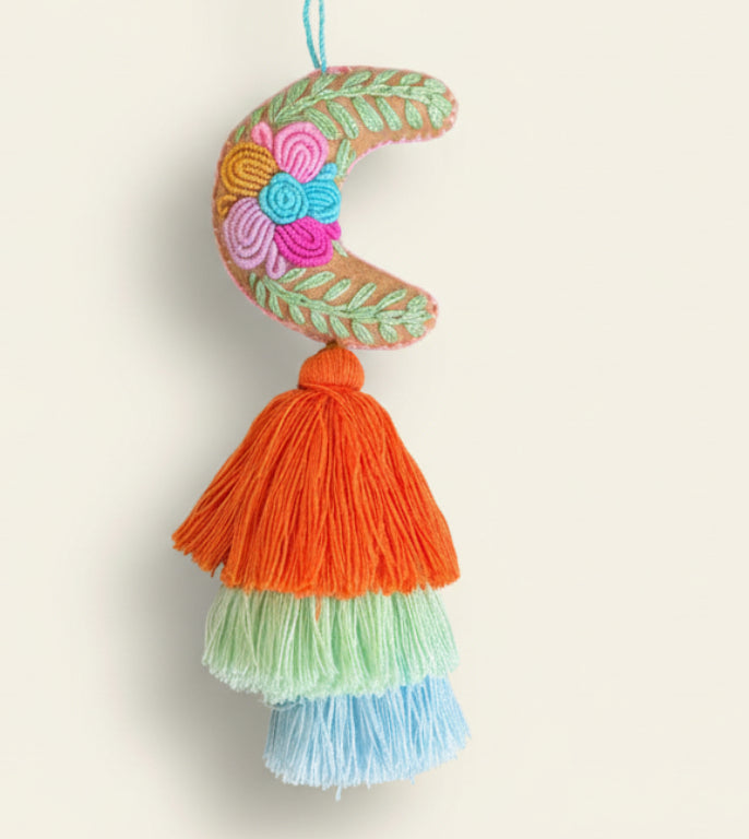 Luna Embroidered Pompom / Tan