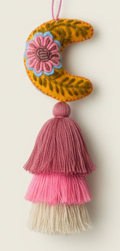 Luna Embroidered Pompom / Gold